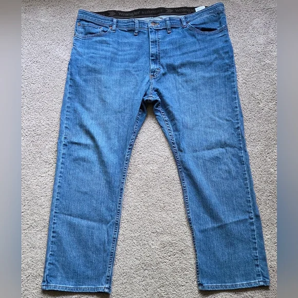 Wrangler Authentics Men's Regular Fit Comfort Flex Waist Denim Jeans, Size 46x30 - Picture 2 of 8